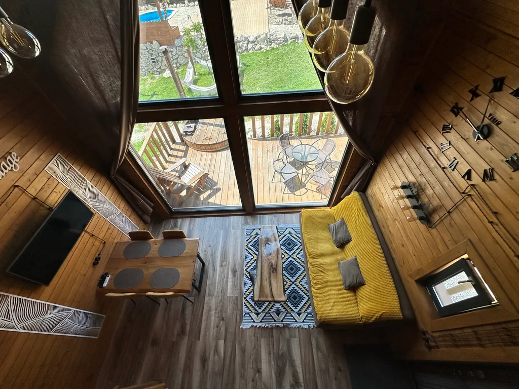 Барнхаус Black