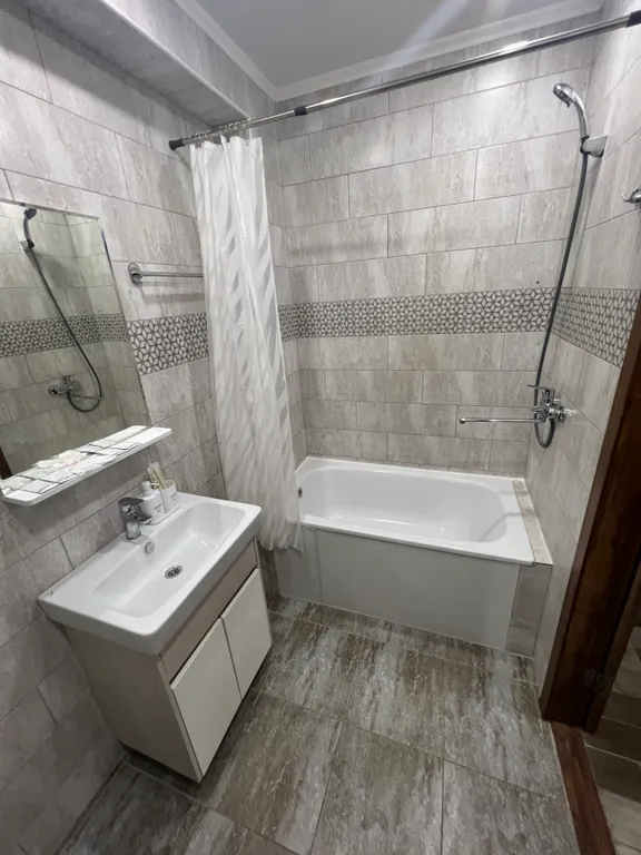 Уютная, просторная двухкомнатная квартира возле ЖД вокзала