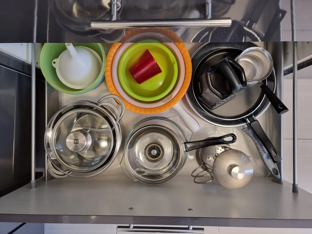 Двухкомнатная квартира с подиумами