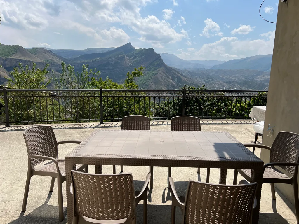 Дом в Гунибе с видом на горы