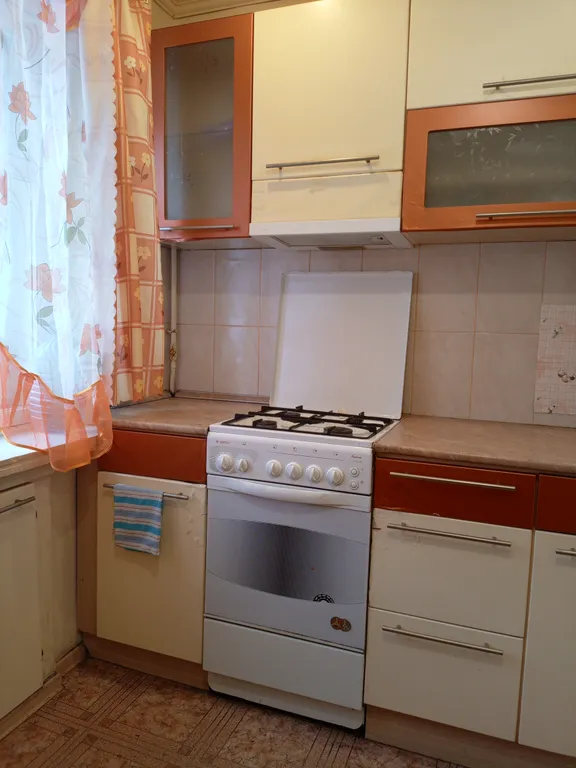 Двухкомнатная квартира посуточно на ул. Мурманская 27.