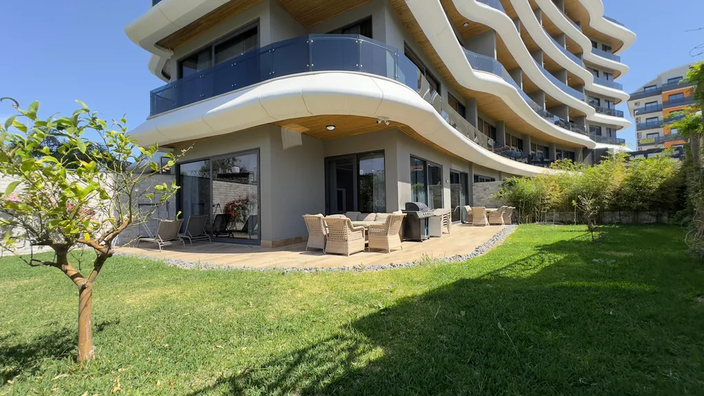 Duplex 3+1 в современном комплексе Via Mar Residence с выходом в сад