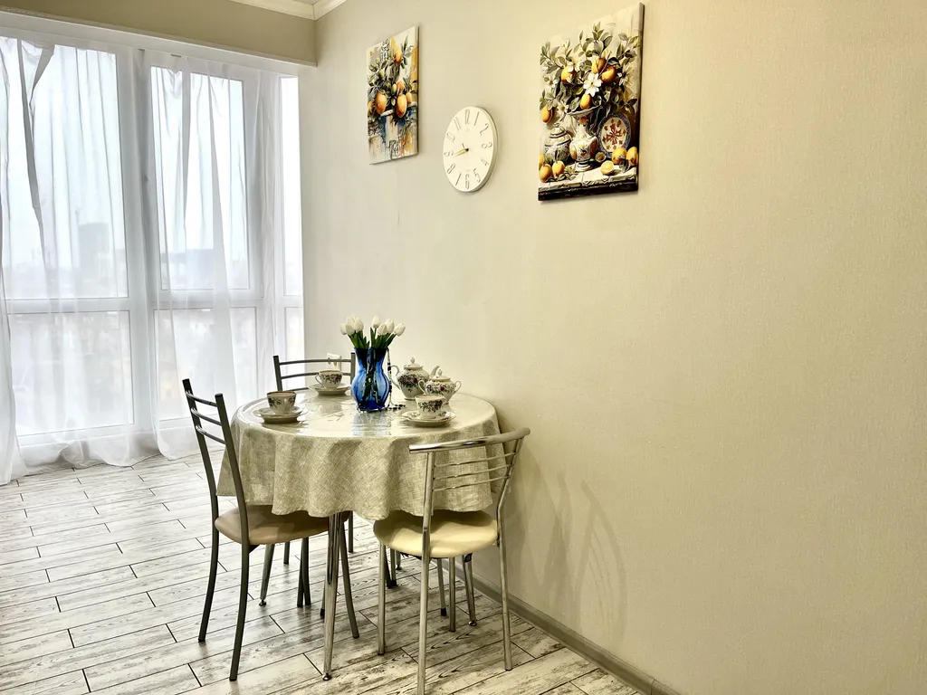 Апартаменты Astra Apartments  возле центра с новым ремонтом