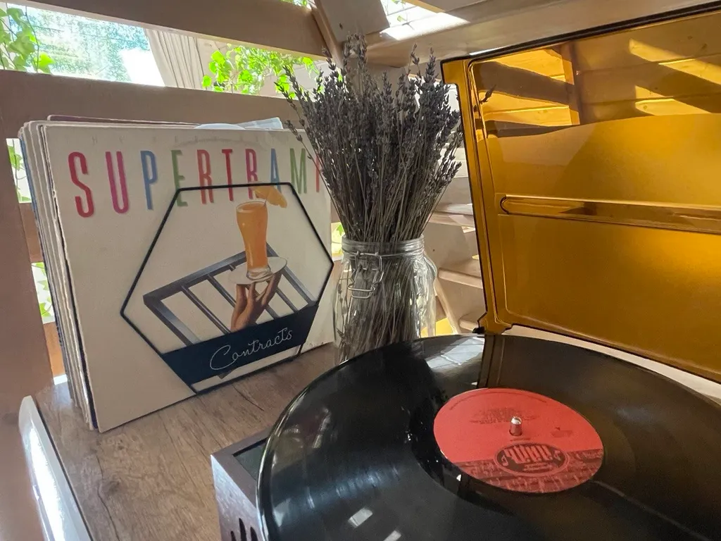 A-frame с банным чаном на берегу водоёма