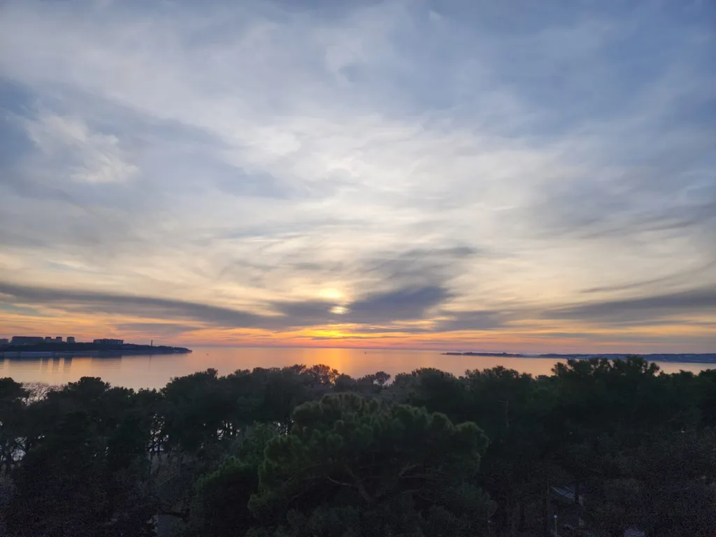 Квартира Апартаменты Волшебный закат в ЖК Изумрудный город — Геленджик