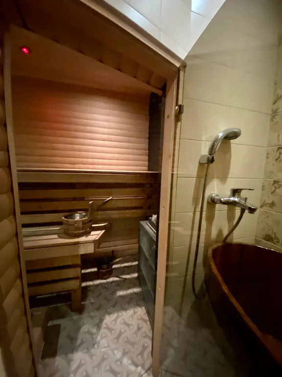 Коттедж с баней и джакузи рядом с горками