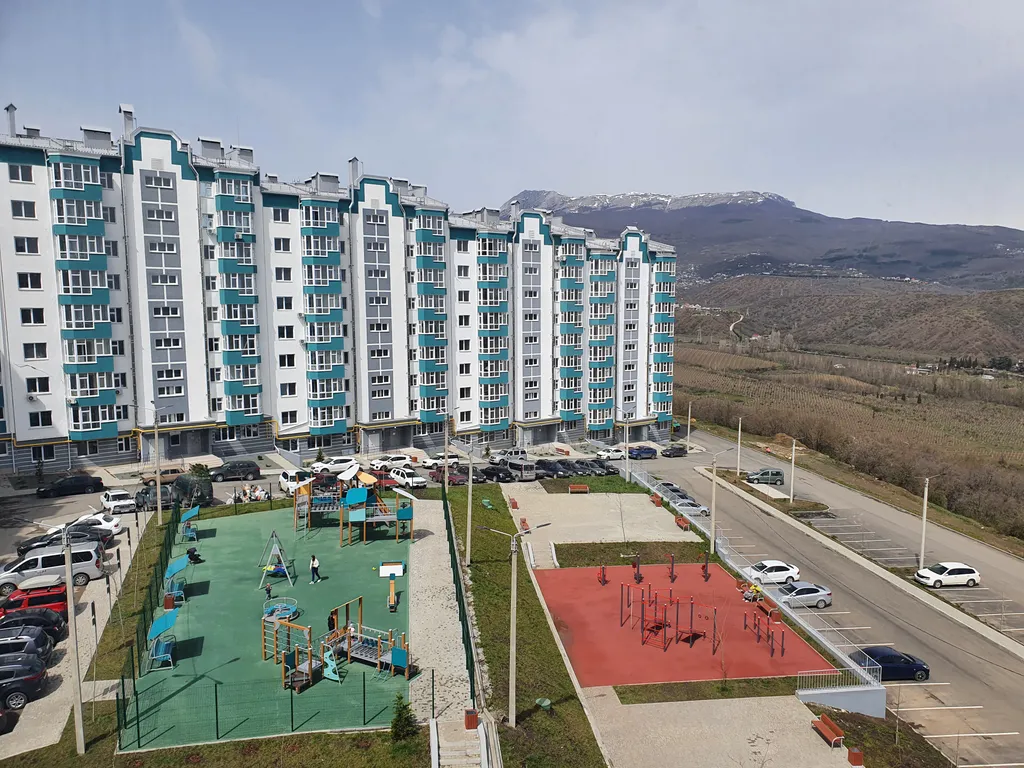 Современная видовая квартира в новом жк с детскими и спорт площадками