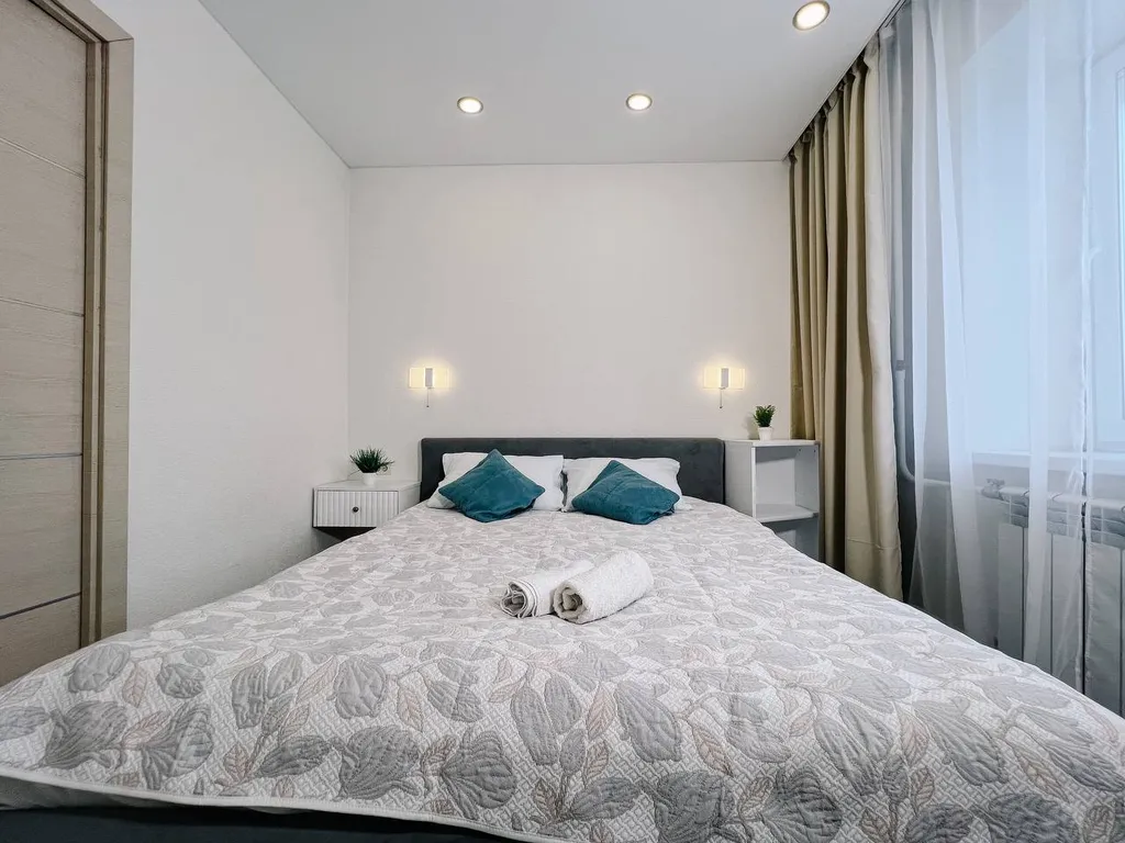 Комфортные двухкомнатные апартаменты в спальном районе города