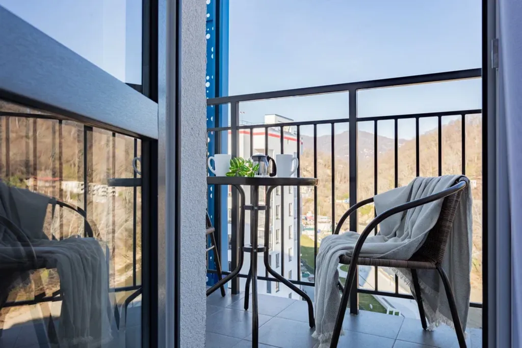 Стильная пятиместная студия в ЖК Летний