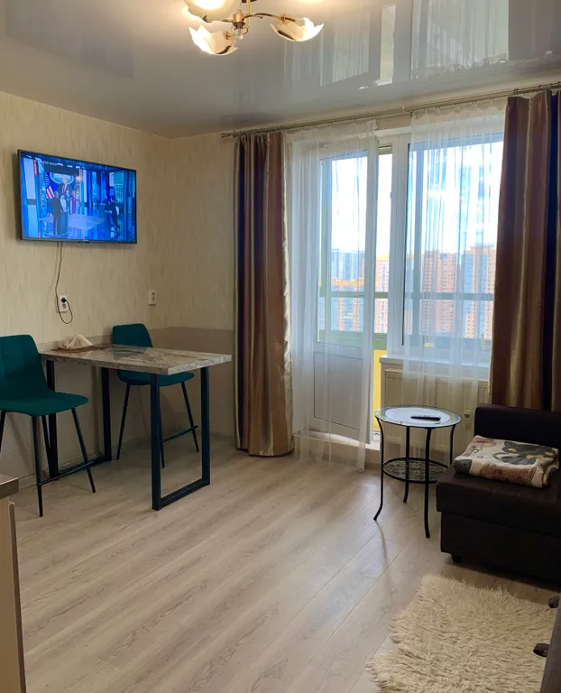 Студия в доме у метро