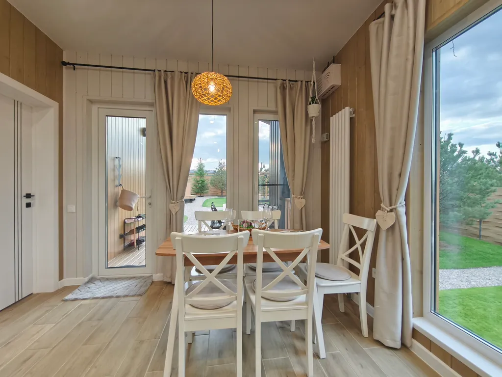 Skandi рыбка загородный дом у пруда в Подмосковье