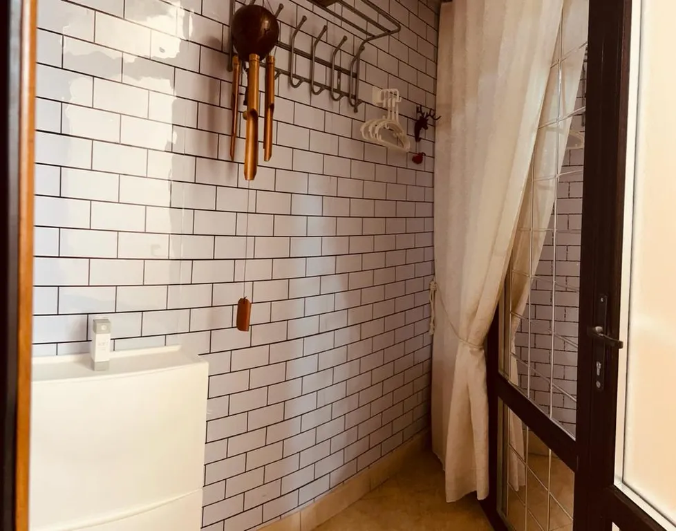 Квартира Трёхкомнатная квартира с красивым ремонтом с отдельным входом в центре — Анапа