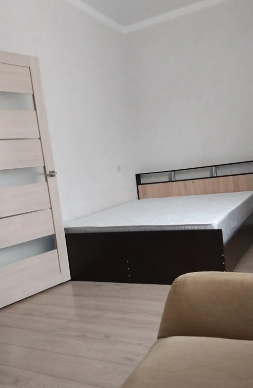 Однокомнатная квартира возле Ледового дворца. Рядом район ЗВТ.