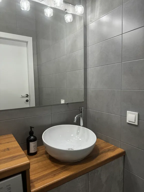 Квартира с любовью и видом на горы около аэропорта