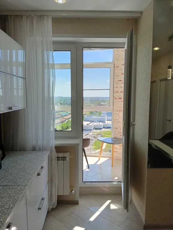 Видовая квартира с дизайнерским ремонтом у Дворца игровых видов спорта