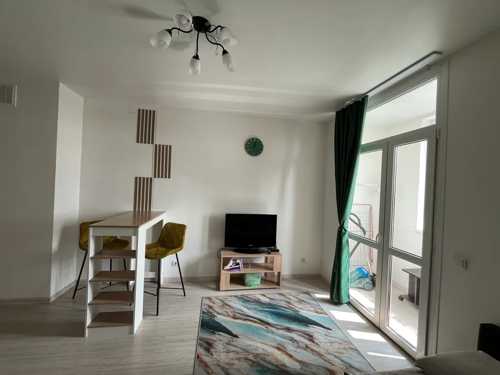 Уютная, новая квартира-студия в экологическом районе