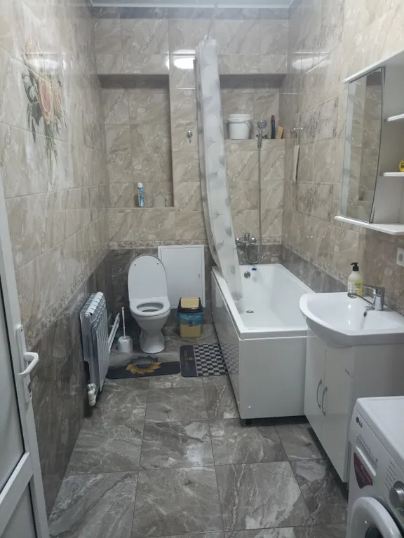 Дом с парковкой