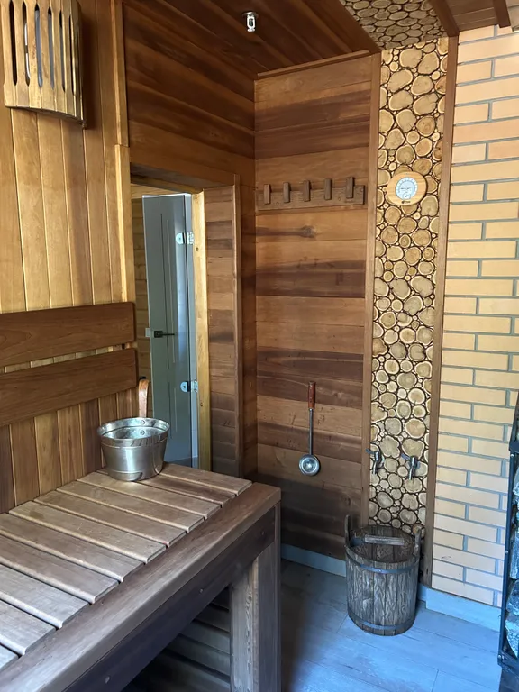 Дом в лесу с баней и видом на Волгу