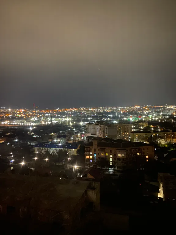 Уютная квартира с панорамным видом на город и гору Чатыр-Даг