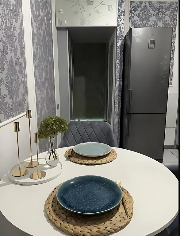 Уютная двухкомнатная квартира в сталинке в центре города