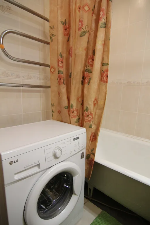 Трёхкомнатная квартира класса стандарт в спальном районе города