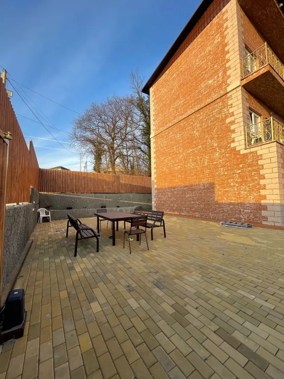 Студия в гостевом доме на 3 этаже с видом на море и горы