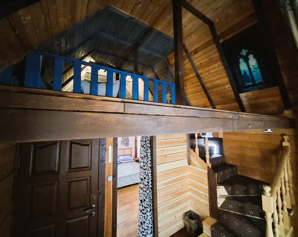 Дом-замок для большой компании