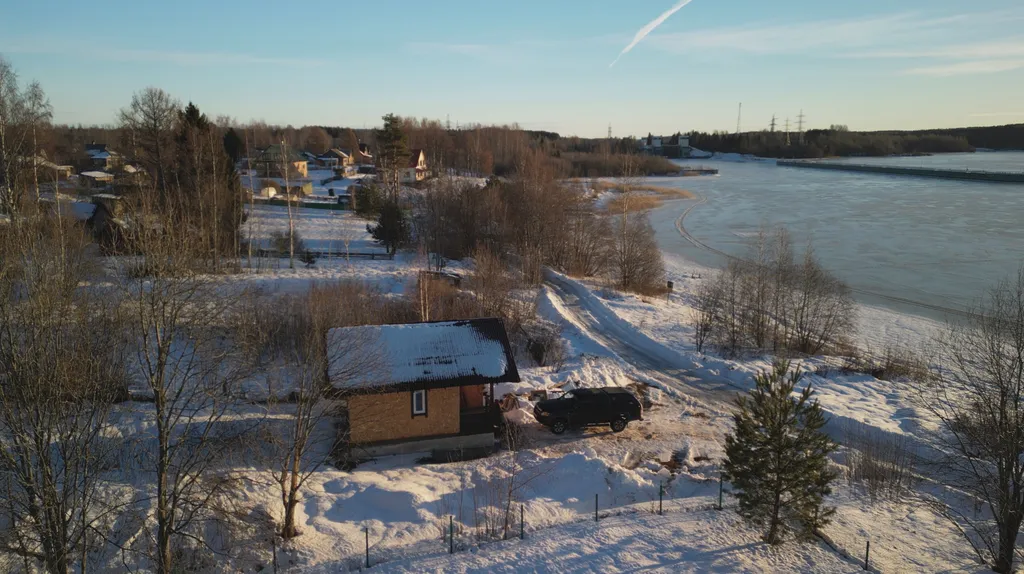 Домик у реки с отличным видом на 2 шлюз Волго Балтийского канала и лес