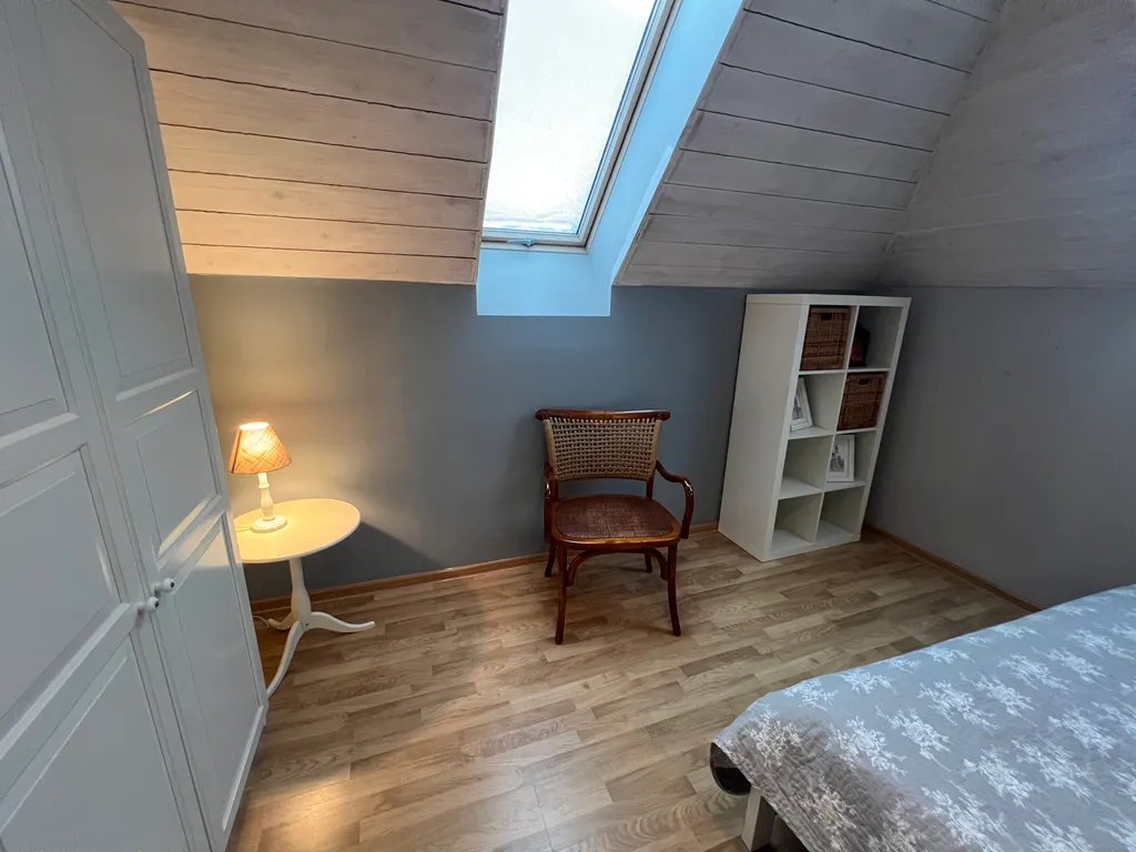 Коттедж с отдельным входом и видом на сад