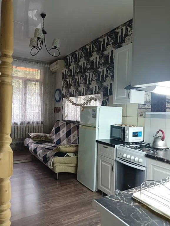 Терем с мансардой в дивном лесу у моря, с новым ремонтом и обстановкой