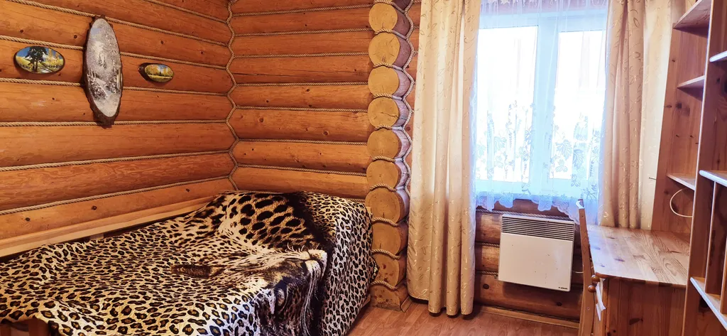 Дом у пруда