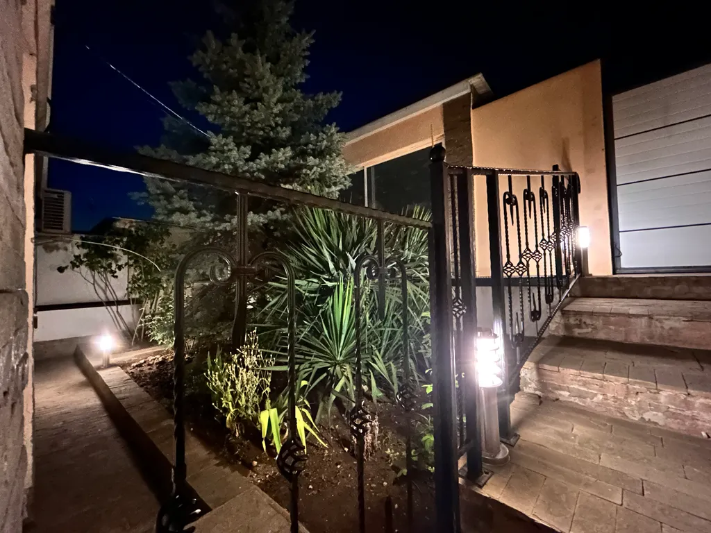 Коттедж Комфортабельный 2-х эт. дом для 4-х чел. в центре Гагаринского р-на — Севастополь