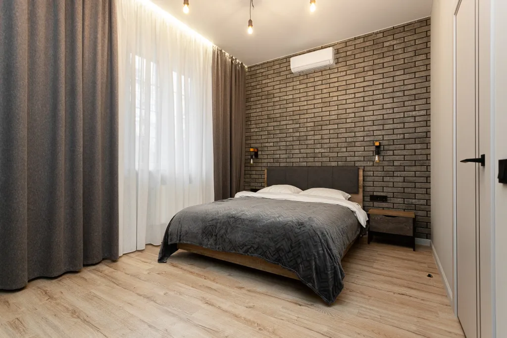 На первой линии от моря сдам полдома