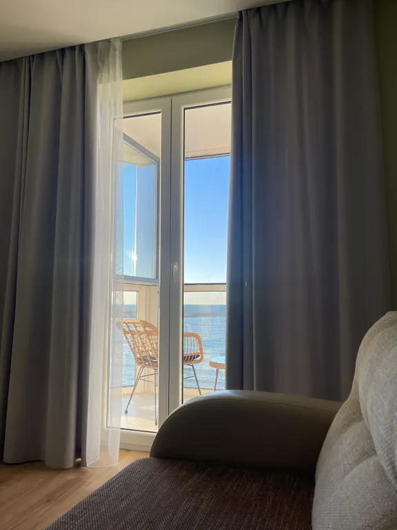 2-х комнатный апартамент с прямым видом на море