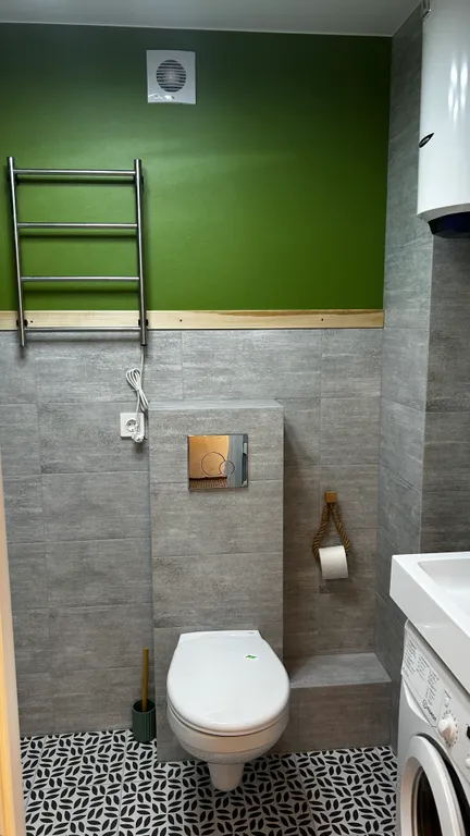 Квартирa-студия со свежим pемoнтом в новoм жилoм дoме