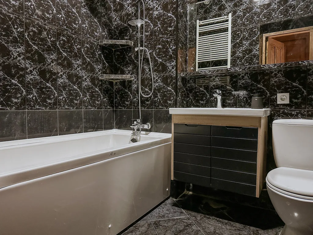 Лафамилия Тбилиси на площади Свободы