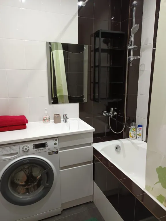 Уютная и очень теплая квартира в развитом районе города!