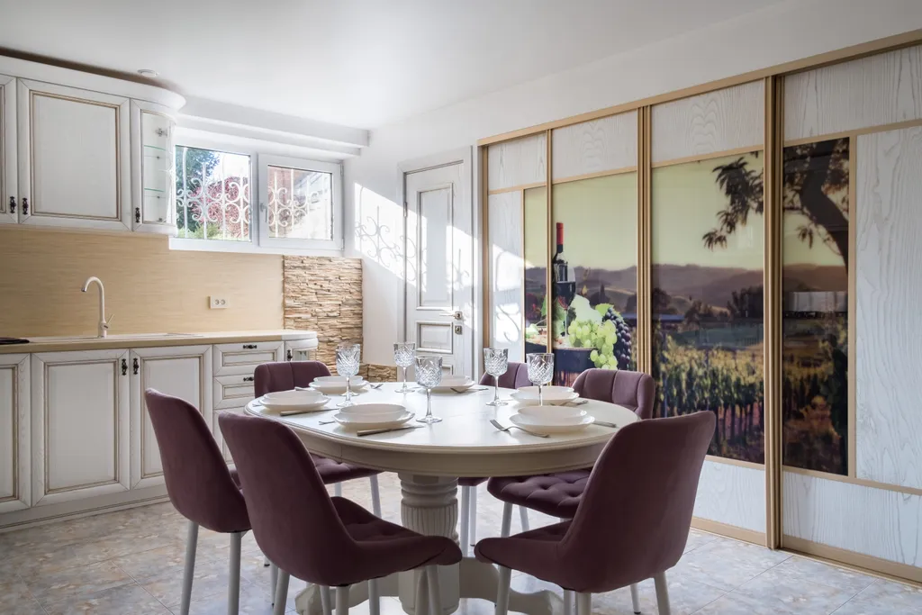 Просторный дом, бассейн с подогревом