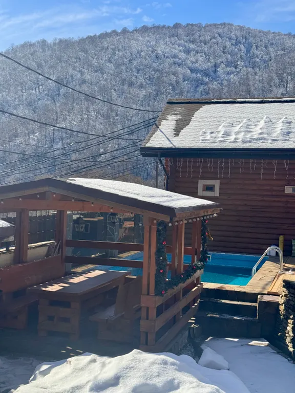 Уютный номер с видом на горы