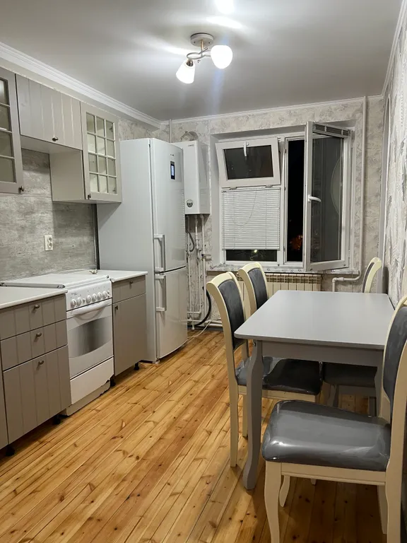 Огромная 4-комнатная квартира