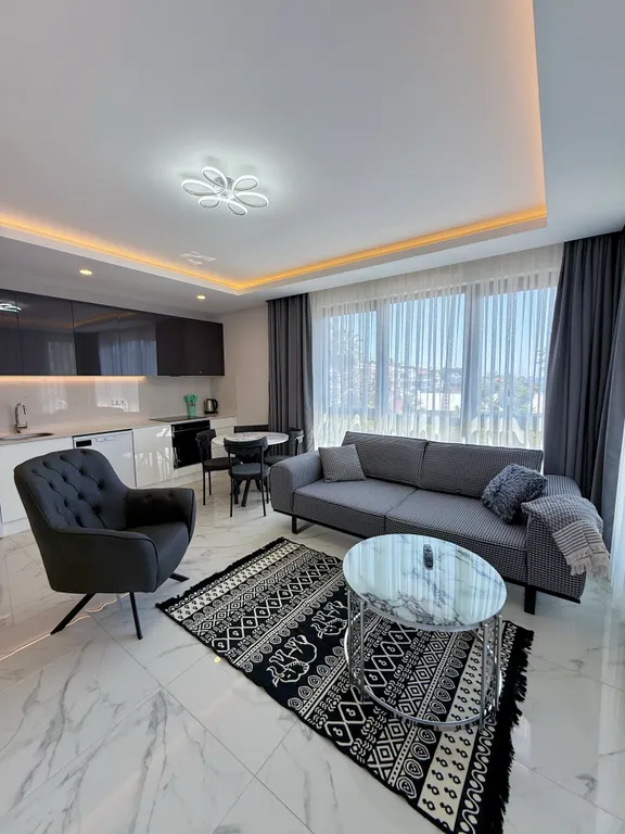 Квартира с видом на море и горы. Пляж Клеопатра