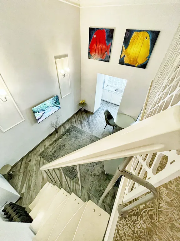 Уникальный апартамент в старинном особняке Anna Stevar