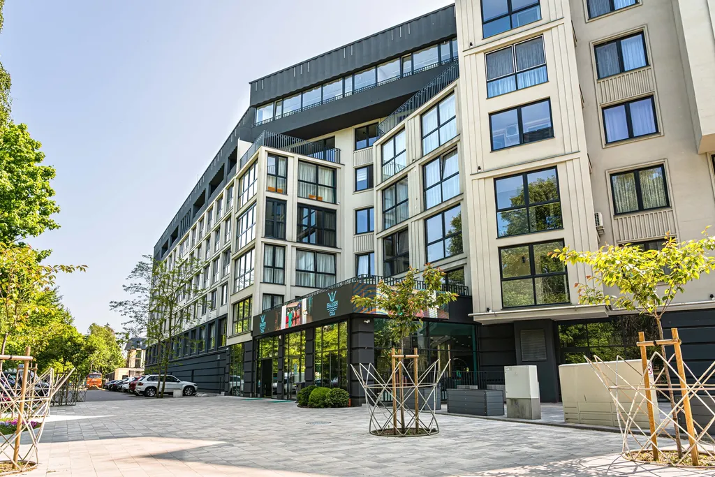 Просторные апартаменты с бассейном