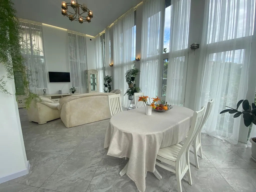 Дом около Дендрария