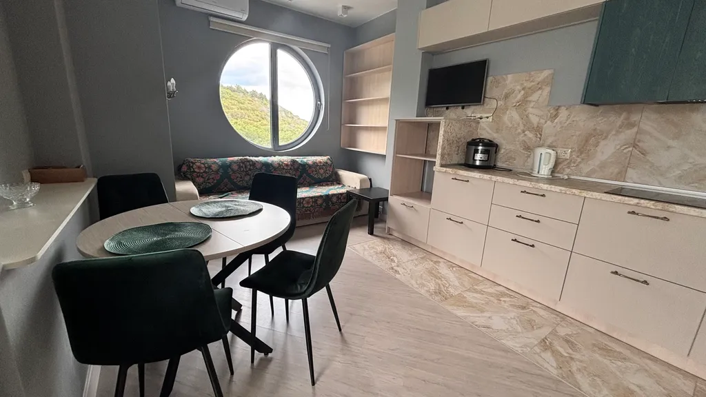 Квартира у Ласточкиного гнезда