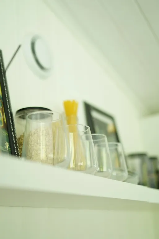 Домик на Новогодние праздники с панорамными окнами в лесу