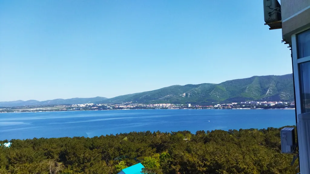 Просторная квартира с панорамным видом на море