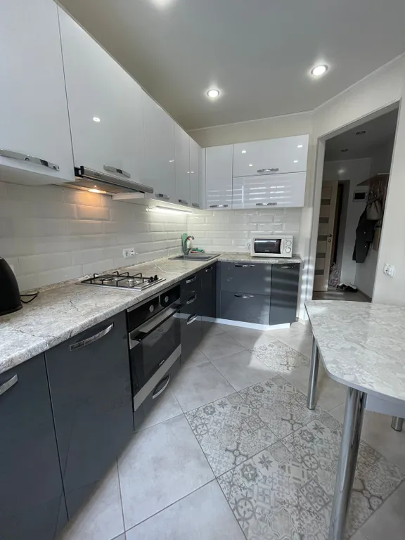 Однокомнатная квартира у метро Яшьлек — аренда посуточно в Казань