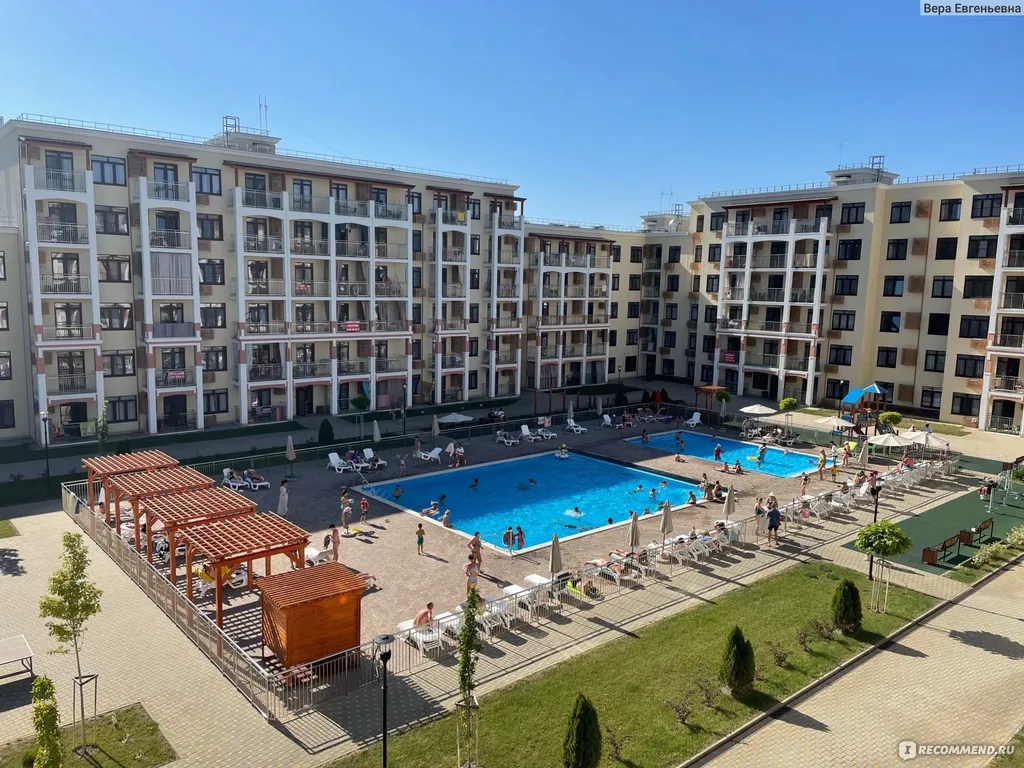 Уютная квартира в ЖК Holiday house возле озера и кипарисов