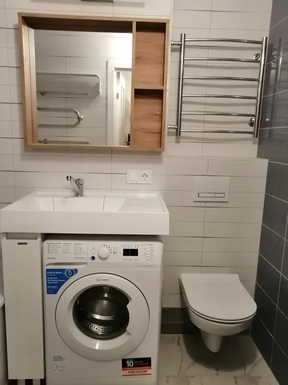 Студия с видом на город